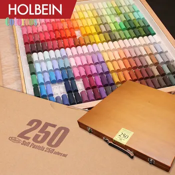 Holbein Artists' Soft Pastels 250 цвята, поставени в дървена кутия Япония, това е пастел, който се чувства гладък и лесен за използване.