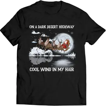 На тъмна пустинна магистрала Хладен вятър в косата ми риза Дядо Коледа смешно Коледа T Guitar Lake Shadow
